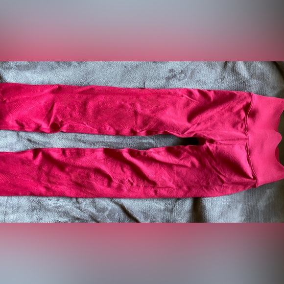 Fabletics Red Sports bra and leggings set 🔥 - Picture 9 of 13